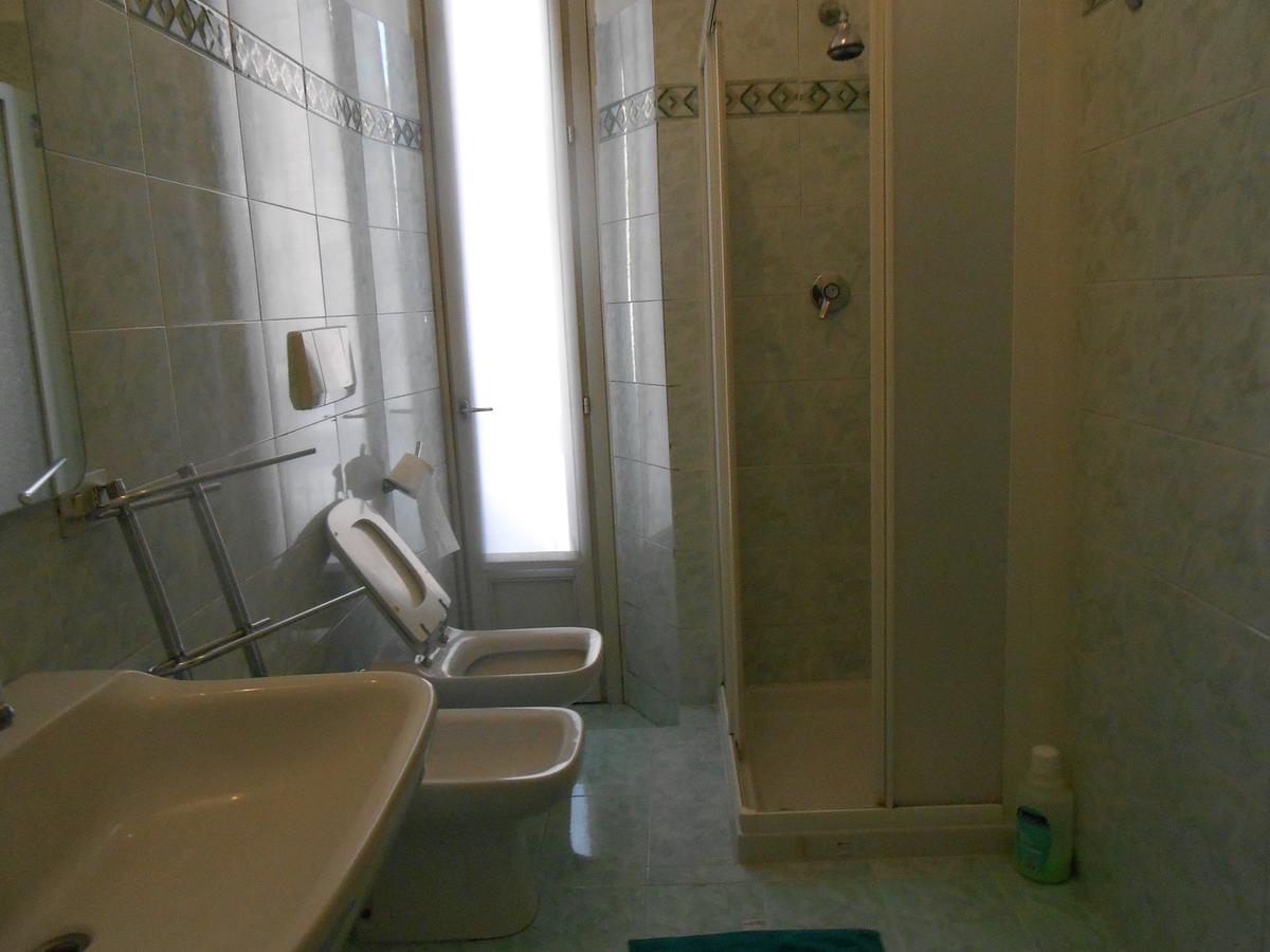 Chambre Double avec Salle de Bains Commune et Balcon