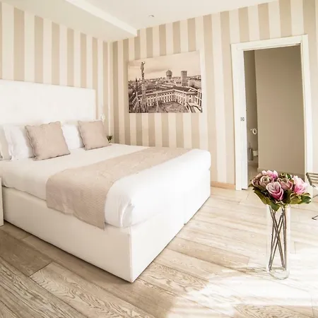 Rooms Milano Duomo-3